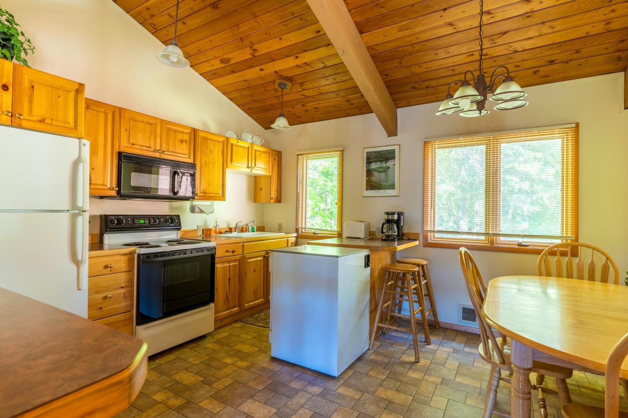 Gray Wolf Condos At Whitefish Bagian luar foto