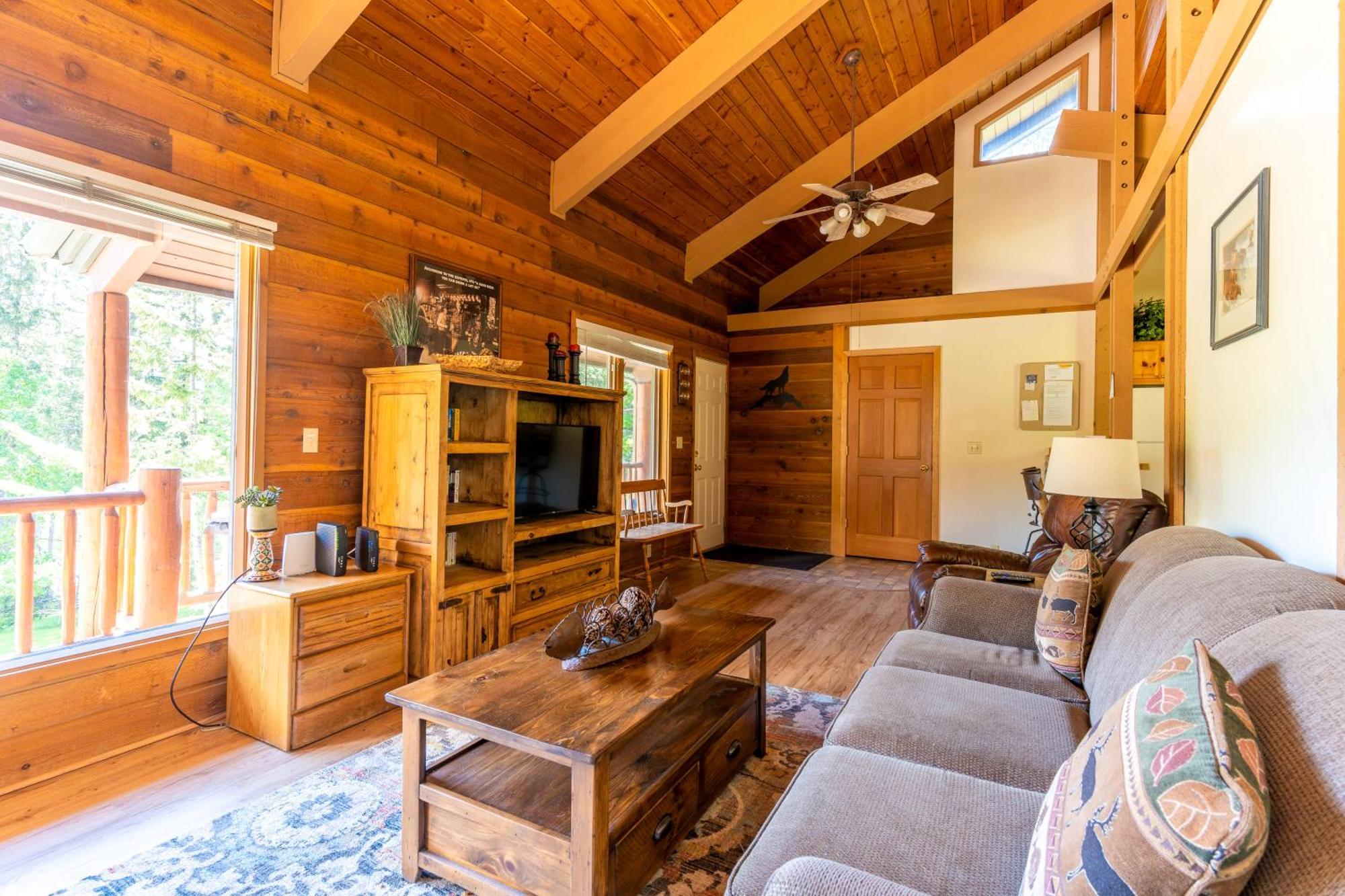 Gray Wolf Condos At Whitefish Bagian luar foto